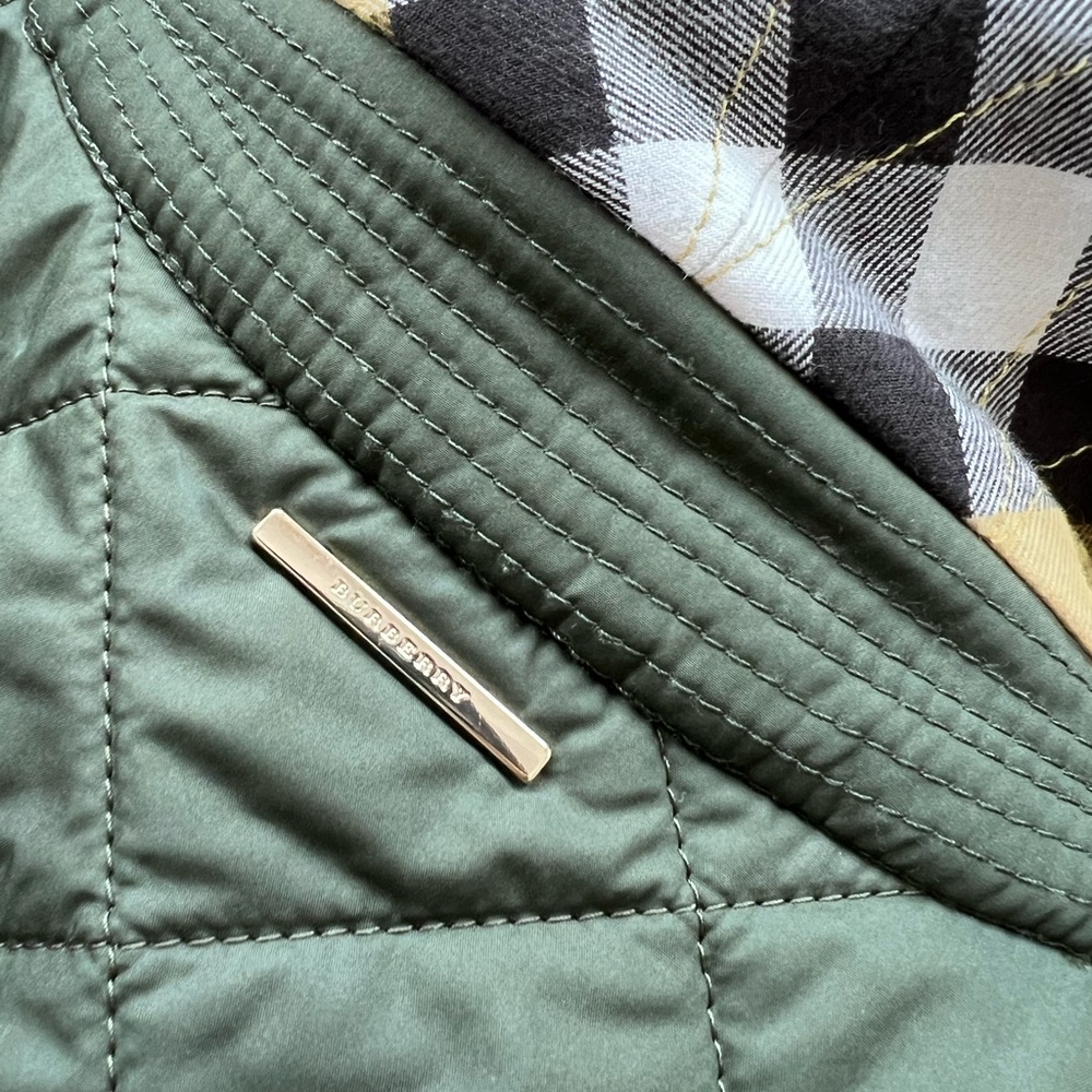 Burberry Dark Green Quilted Jacket with Yellow Collar - Picture 6 of 8